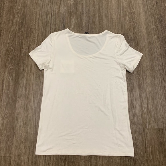 Forever 21 Bee Nice White/ Cream Scoop Neck Shirt - Picture 2 of 4